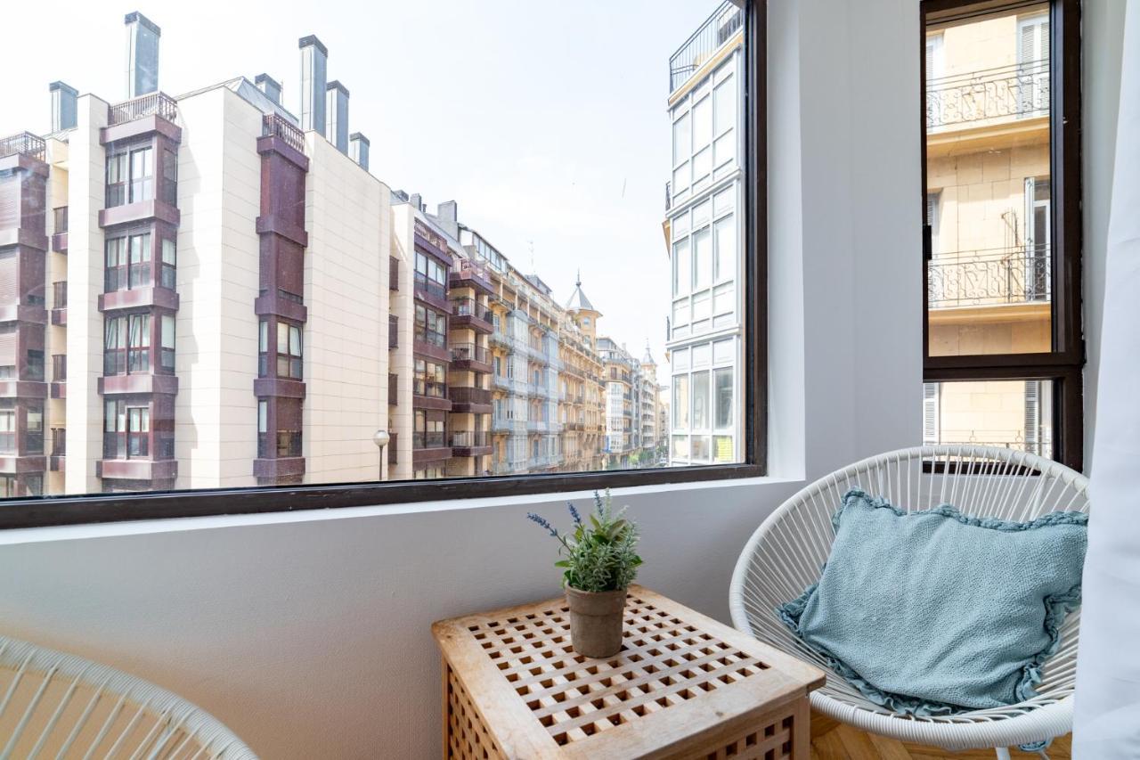 La Concha Cozy Balcony Apartment By Cisan Rentals سان سيباستيان المظهر الخارجي الصورة