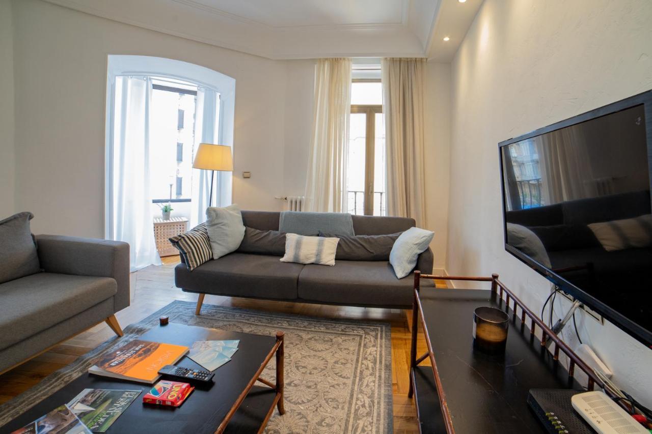 La Concha Cozy Balcony Apartment By Cisan Rentals سان سيباستيان المظهر الخارجي الصورة